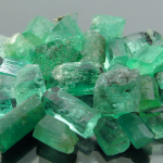emerald-rough-stones