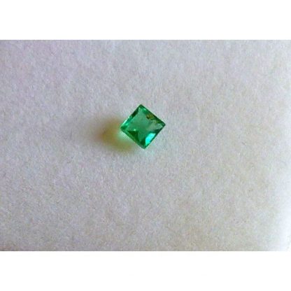 0.12 ct Natural top green Emerald loose gemstone-377