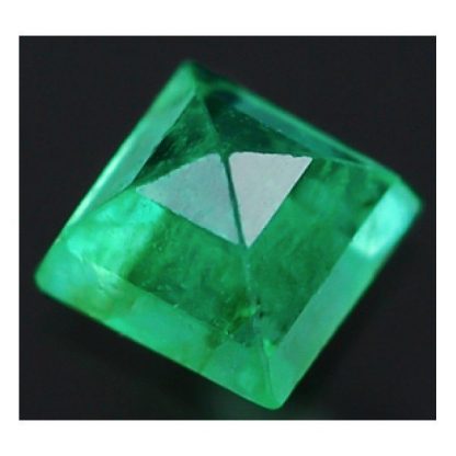 0.06 ct Natural top green Emerald gemstone lot-387