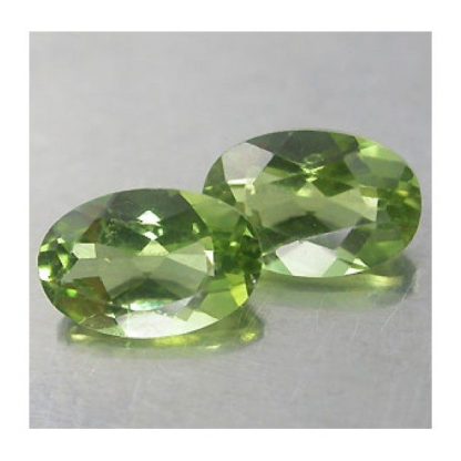 1.01 Ct. Natural neon green Apatite gemstone pair-888