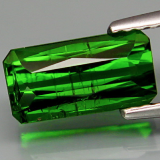 Green-Tourmaline-loose-faceted-gemstone-175